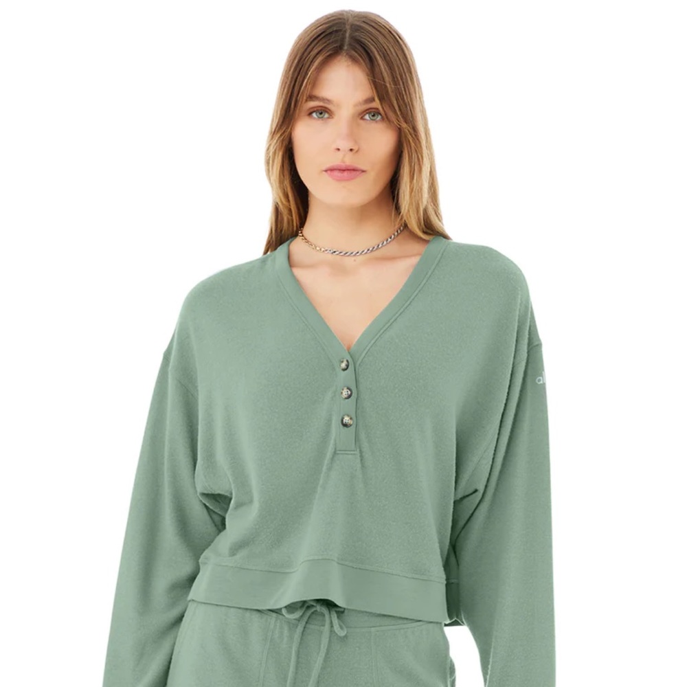 Alo Yoga Mint Henley size S